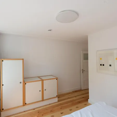 Kuenstlerhaus In Apartment *